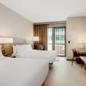 Deluxe king room with bancony